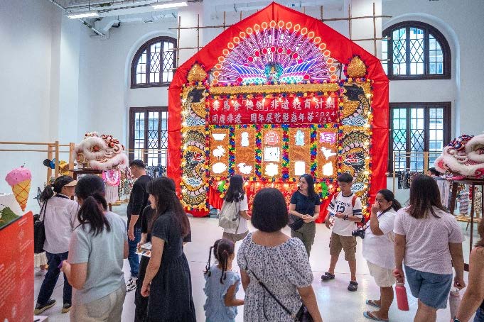 《同庆非遗─周年展览暨嘉年华2024/25》展览于即日起至7月5日在大馆举行。